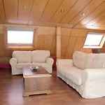 En
